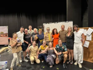 «Los días de tiza» triunfa en su estreno en el Auditorio de Sant Joan d’Alacant